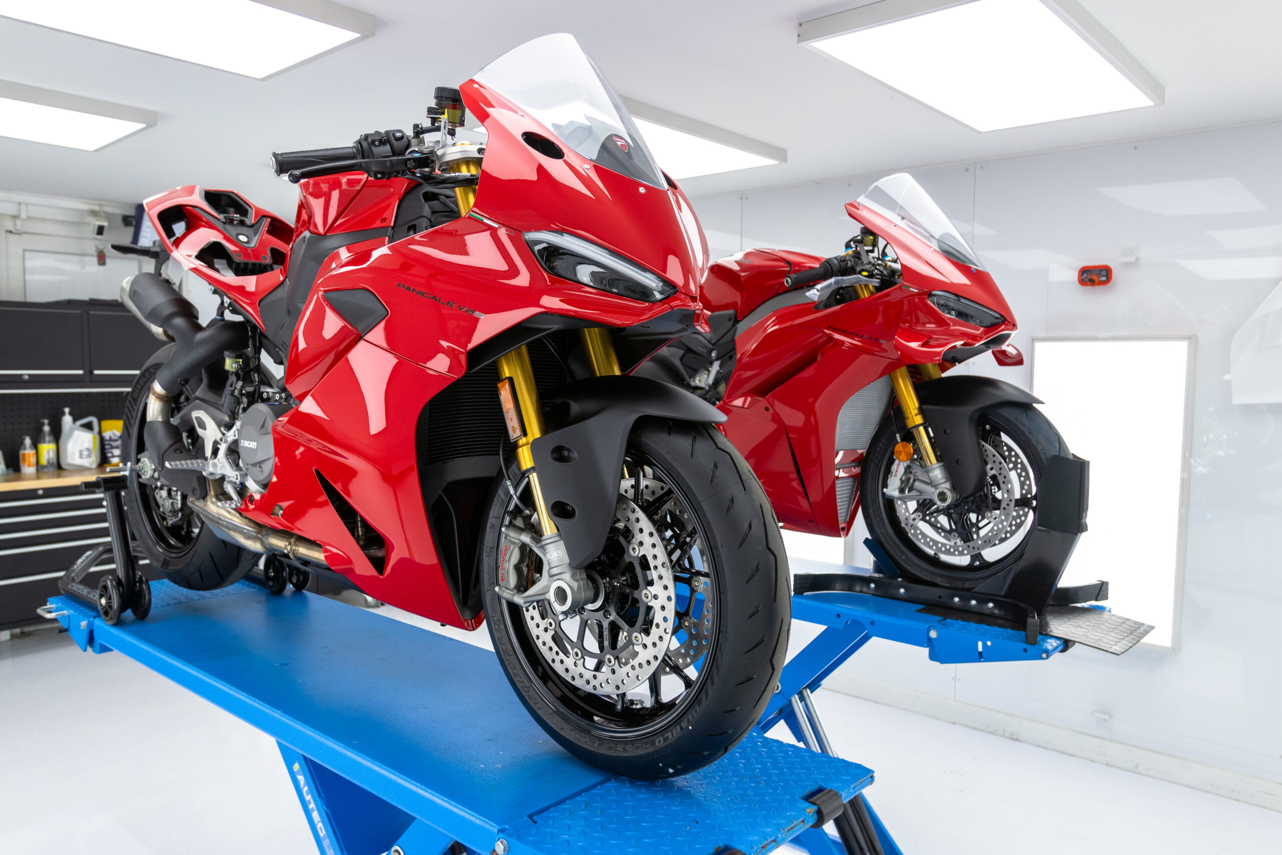 Ducati Panigale V4S & V2S-24