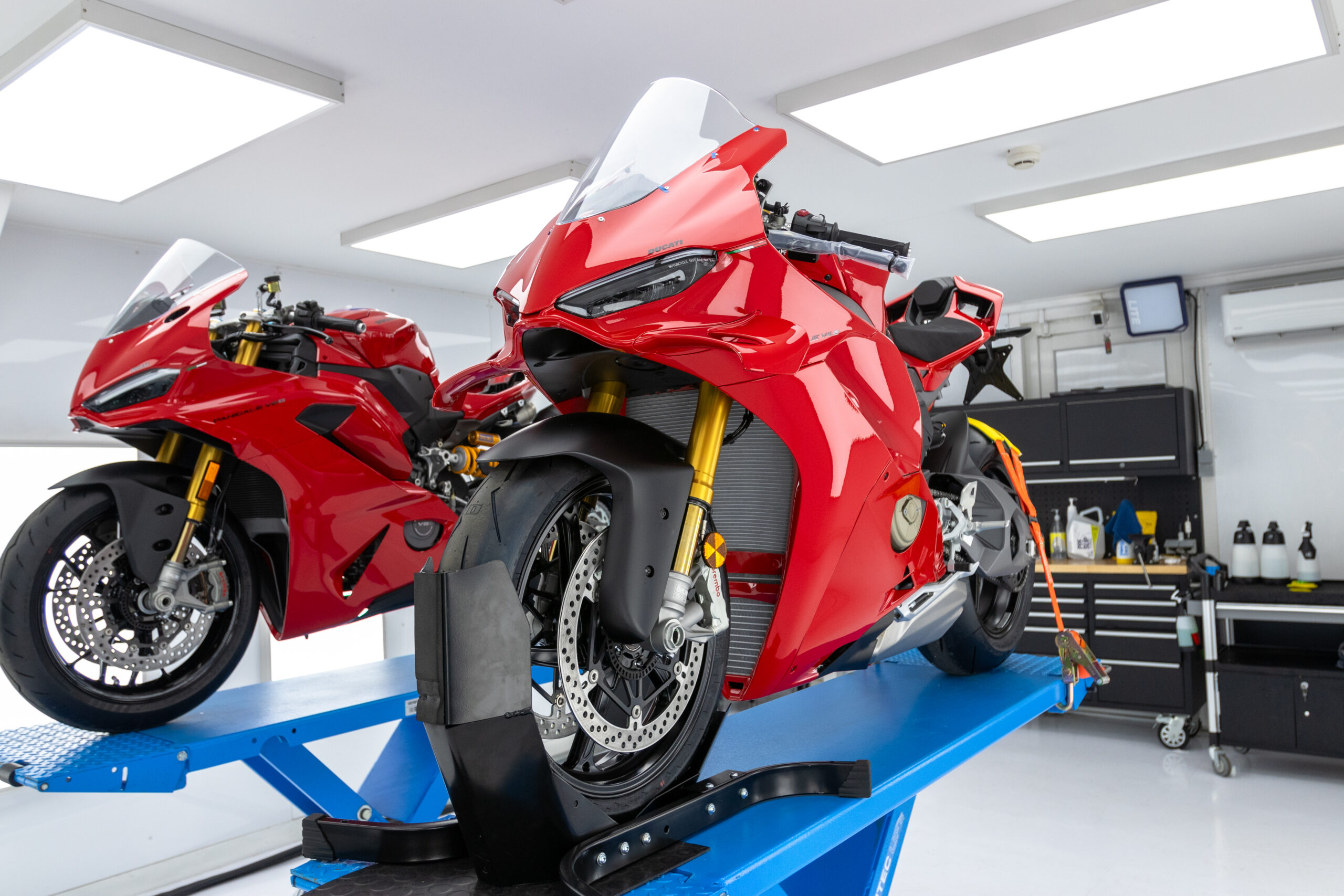Ducati Panigale V4S & V2S-29