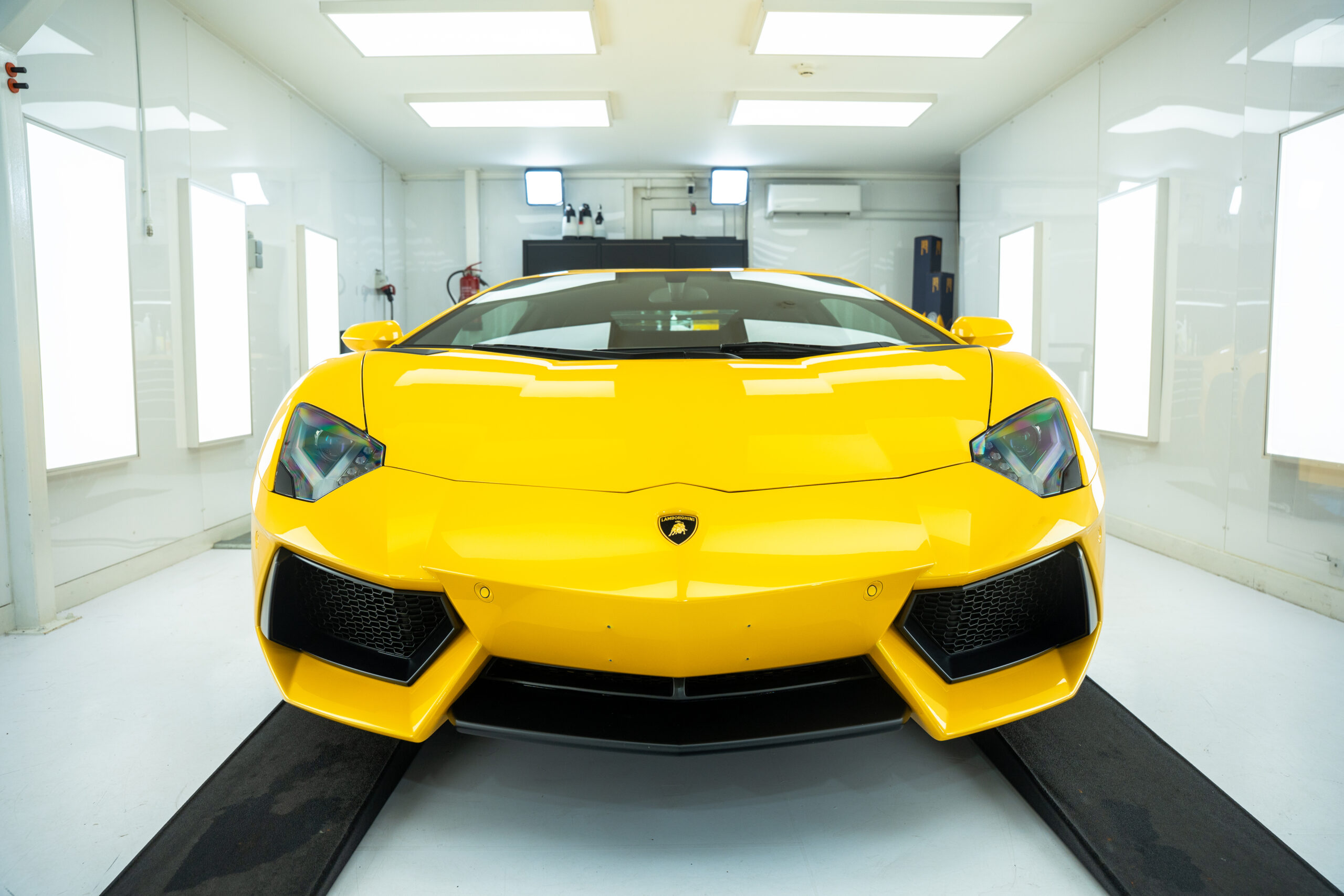 Lamborghini Aventador-2